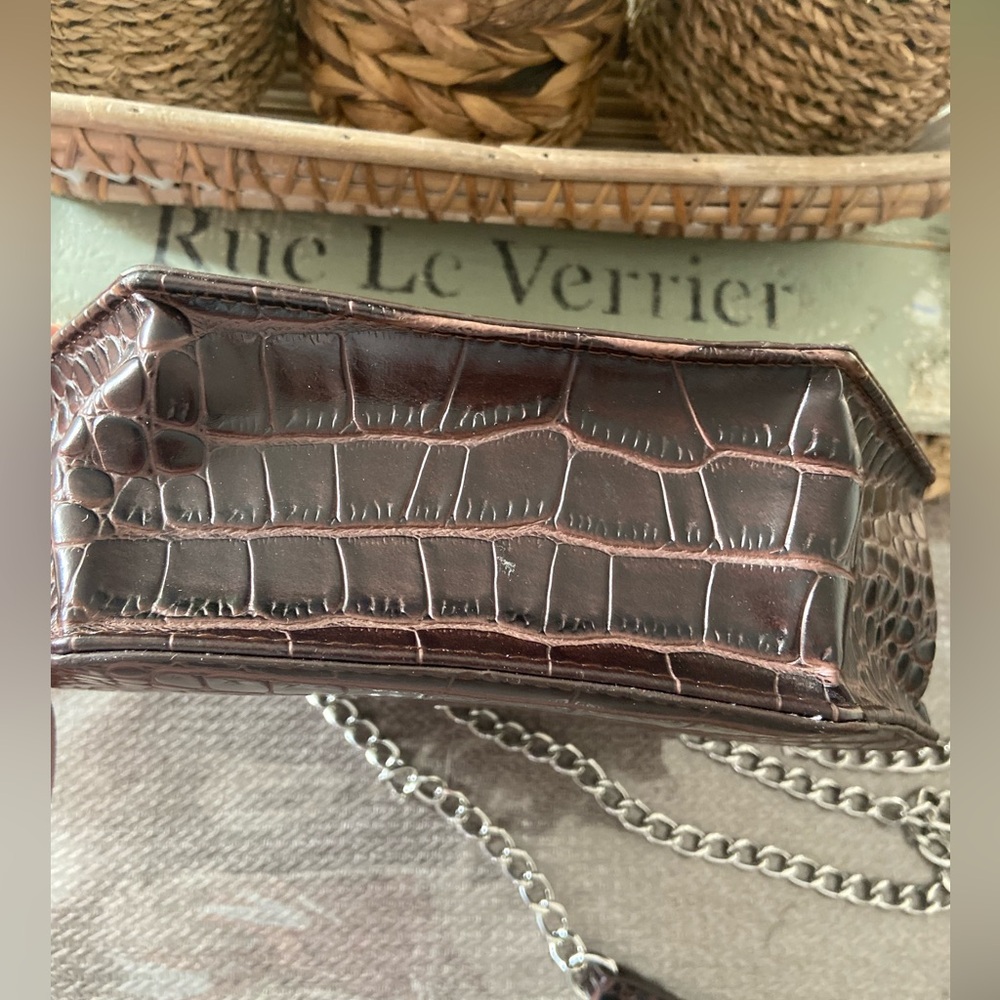 Snob Essentials Brown Embossed Croc Pattern Purse - Picture 9 of 11